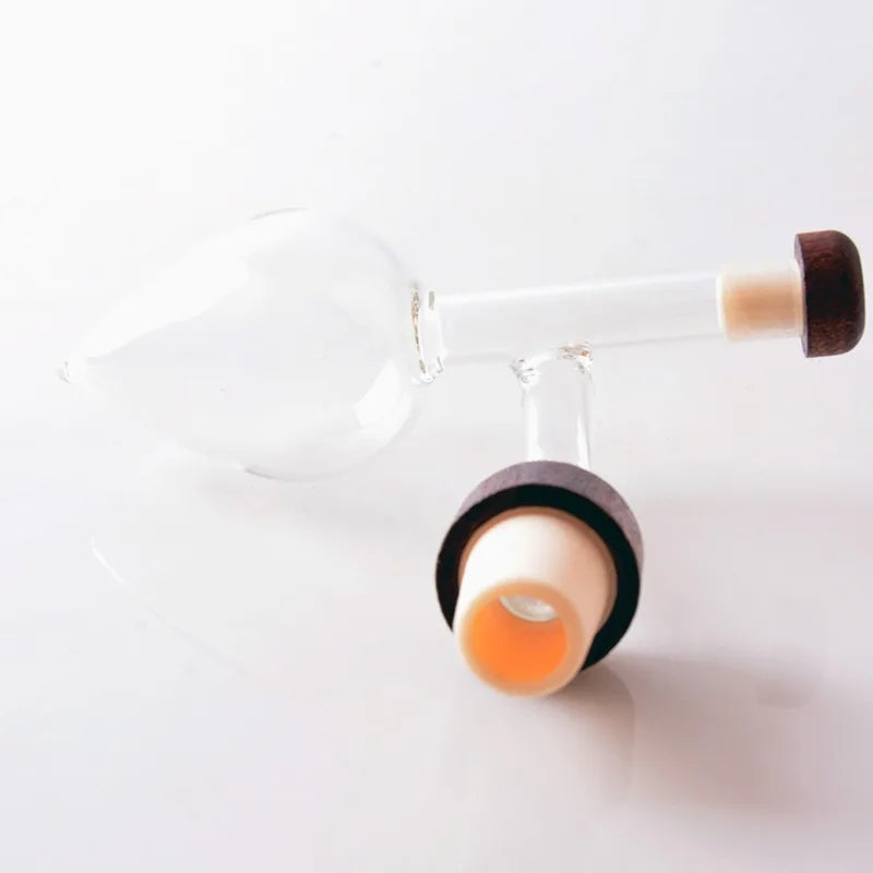Round/Peach Shaped Red Wine Aerator Transparent Red Wine Bottle Portable Pourer and Quick Decanter Spout Glass Sobering Device